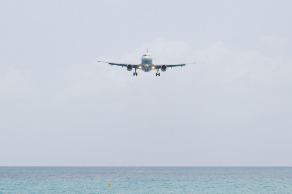 Unrecognisable airplane landing