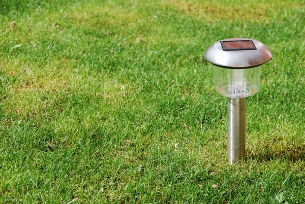 Solar garden light