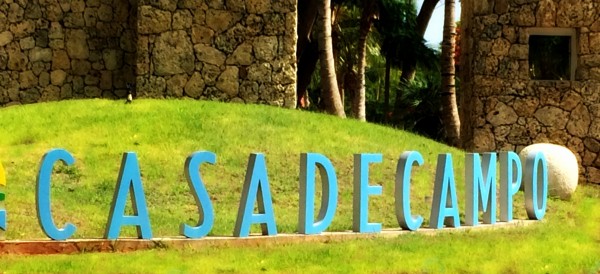 casa de campo sign