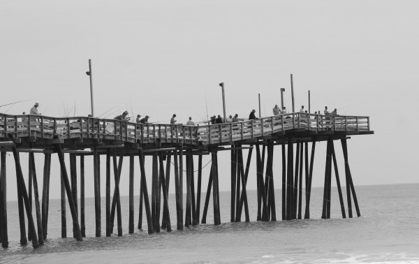 pier in black & white