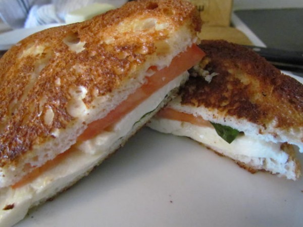 caprese grilled cheese