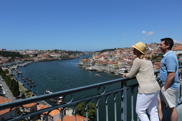 Overlooking_Porto