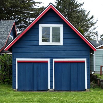 Garage Door Makeover: Advantages of Bifold Garage Doors