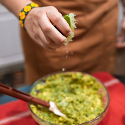 Homemade Guacamole: Delicious Homemade Recipes & The Secrets to Picking the Perfect Avocados