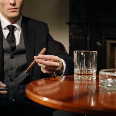 Glenlivet 25: Aged Grace in a Crystal Glass